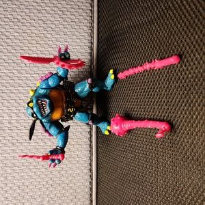 1990 Playmates Teenage Mutant Ninja Turtle Slash with accessories
